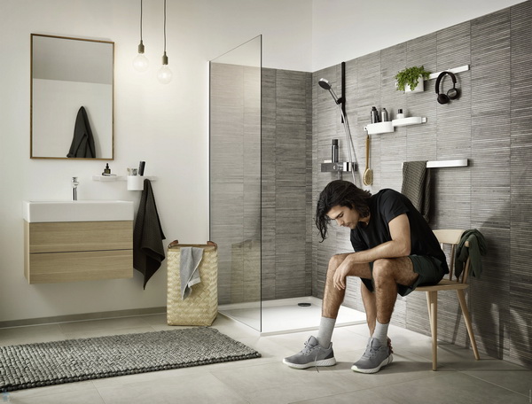 Держатель ручного душа Hansgrohe WallStoris матовый черный                                                                                 можно использовать на вертикальных и горизонтальных штангах