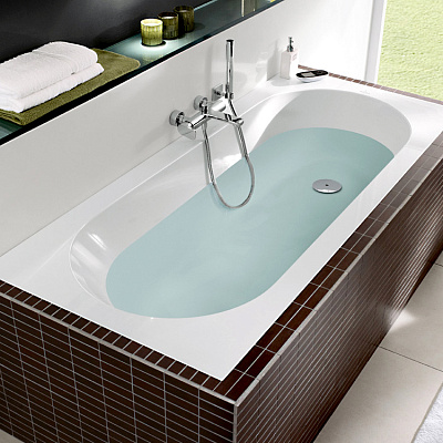 Квариловая ванна Villeroy & Boch Oberon